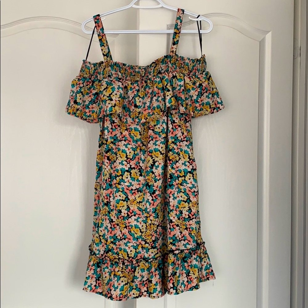 Cold shoulder flower summer dress